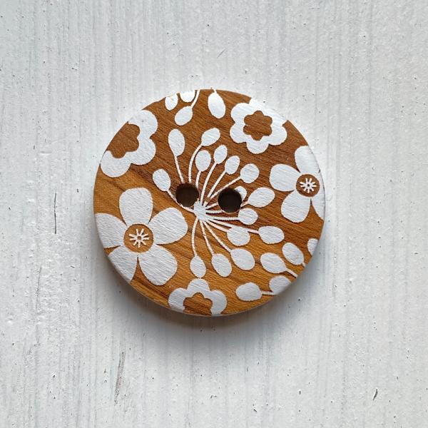 White flowers large wood button